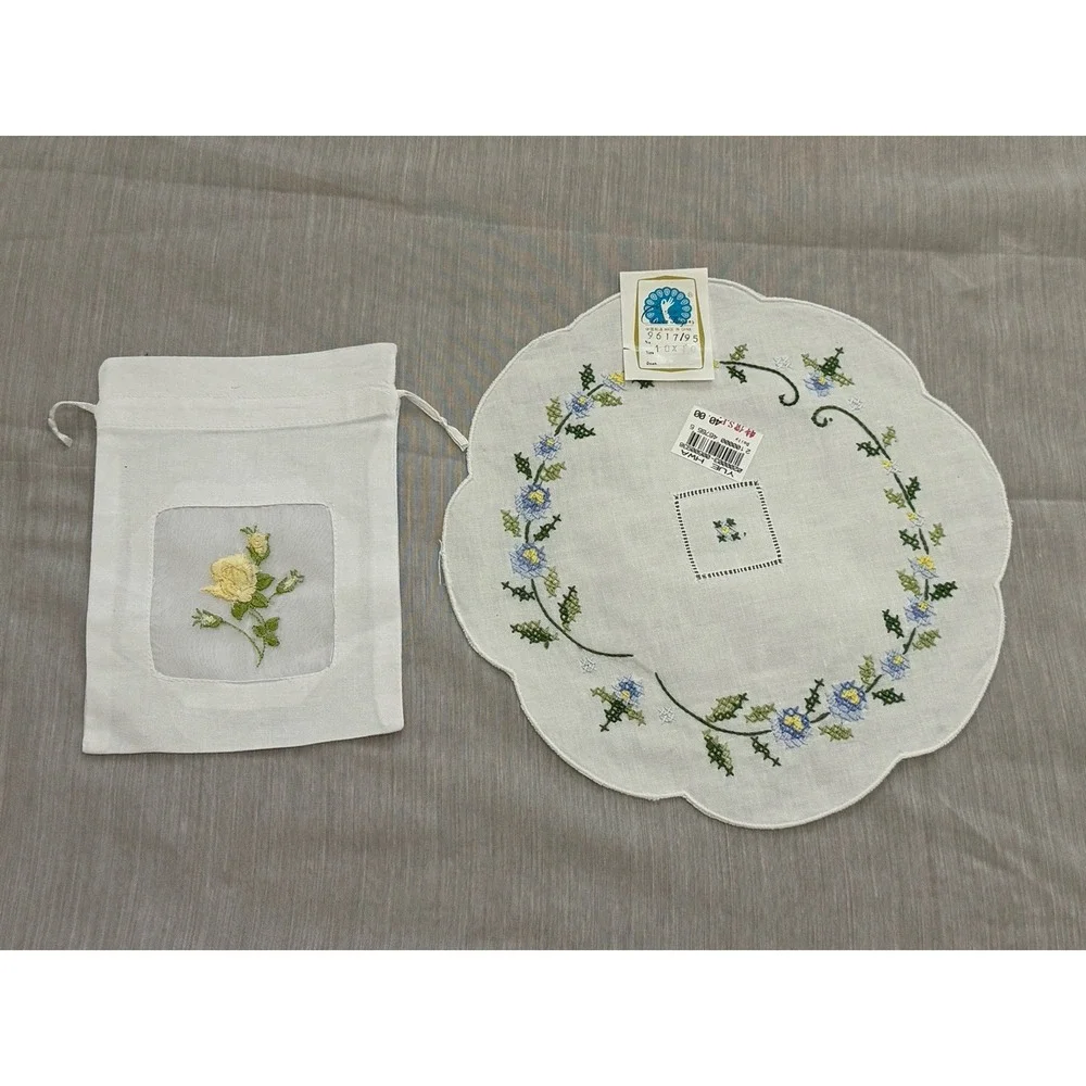Vintage‎ NEW Set of 2 Round Doily w/ Bag Pull String Embroidery Floral